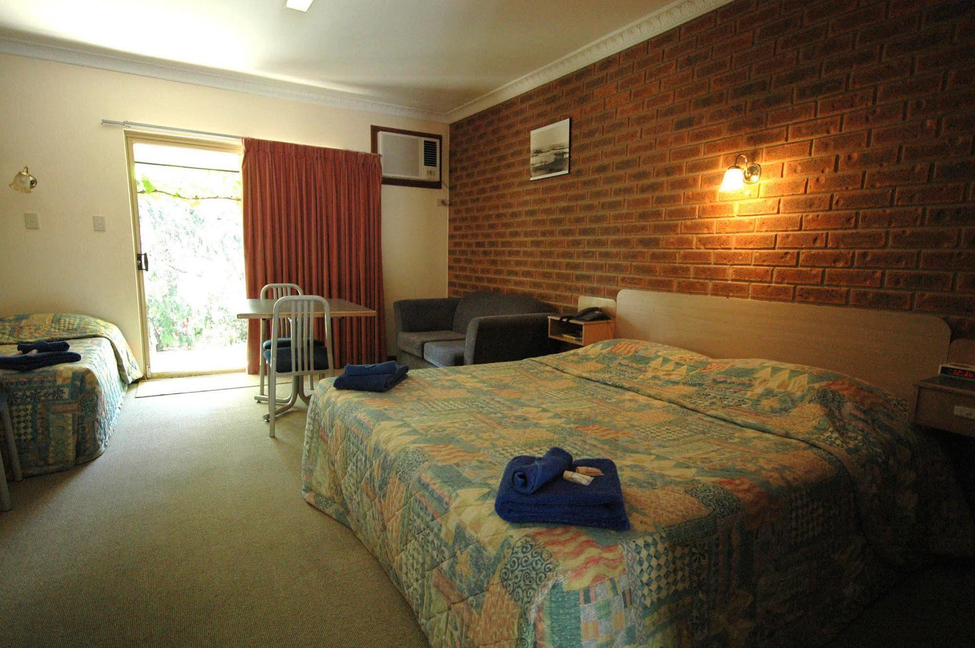 Burra Motor Inn Pokoj fotografie